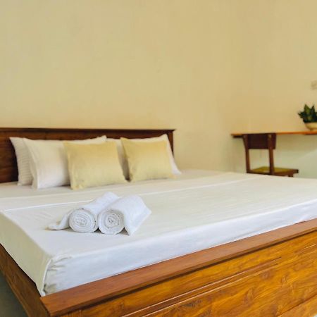 Sea Frame By Walkseylon Bed & Breakfast Хикадува Екстериор снимка